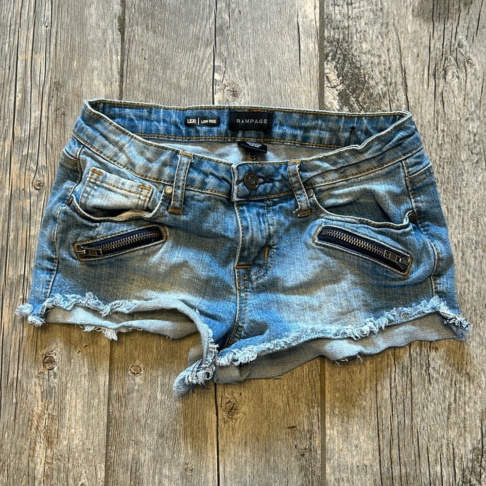 Rampage juniors Lexi low rise  Jean shorts cutoff size 3